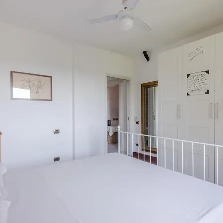 Siena-porta San Marco Elegant Apt W/garden&parking *