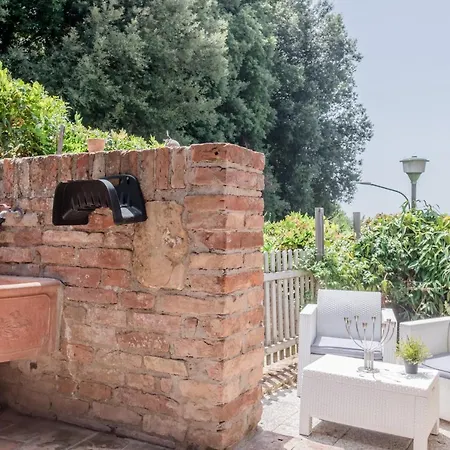 Siena-porta San Marco Elegant Apt W/garden&parking Lägenhet