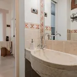 Siena-porta San Marco Elegant Apt W/garden&parking *