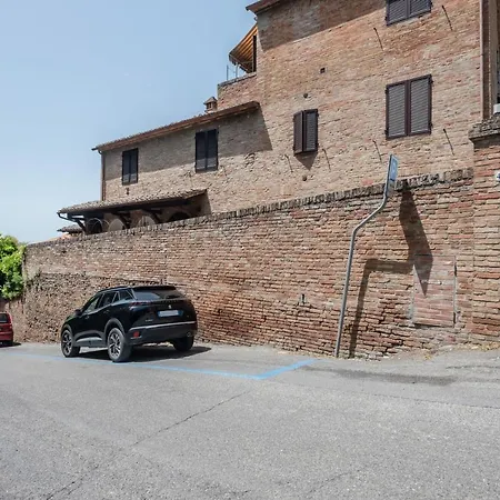 Siena-porta San Marco Elegant Apt W/garden&parking